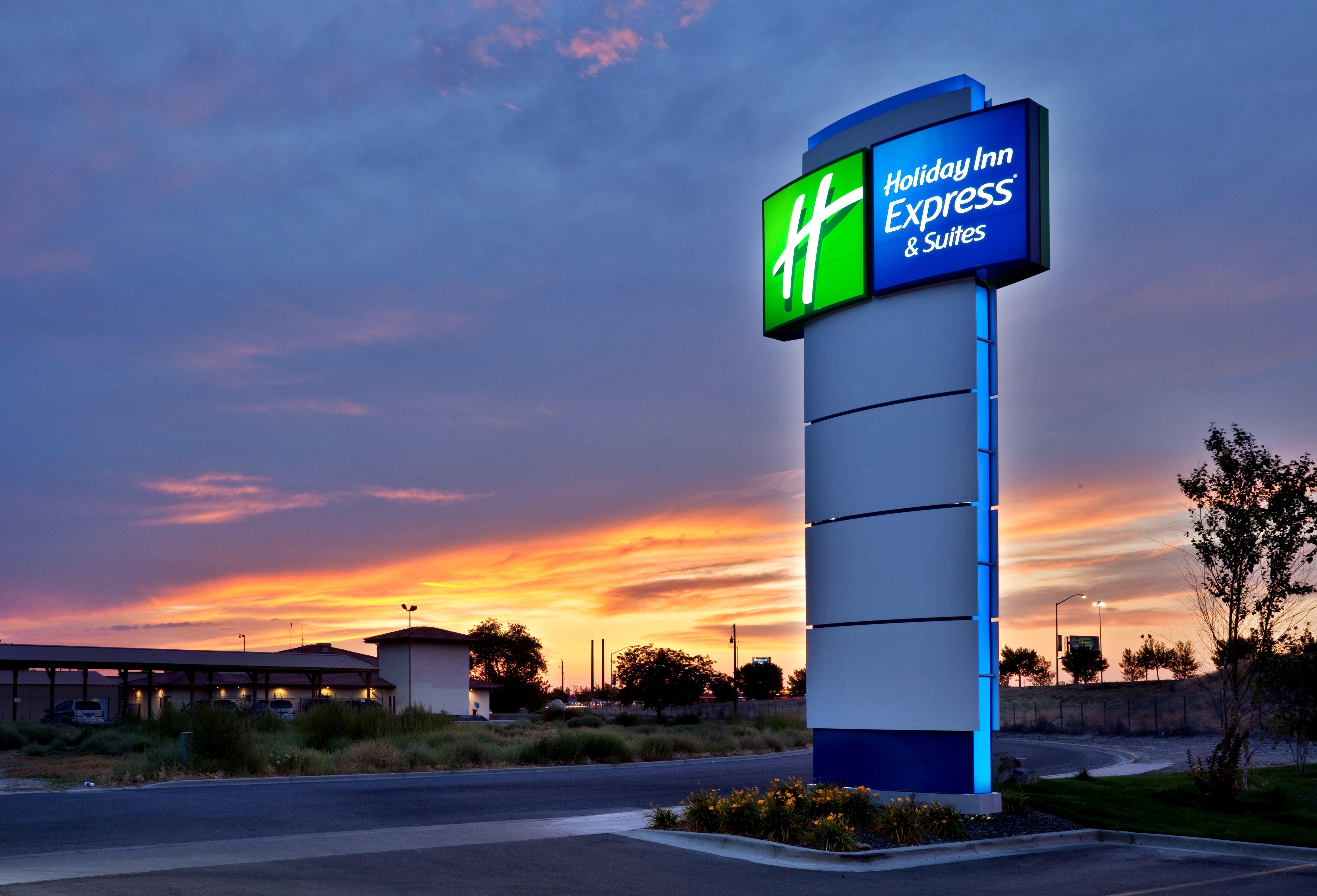 Holiday Inn Express Hotel & Suites Ontario By Ihg Екстер'єр фото