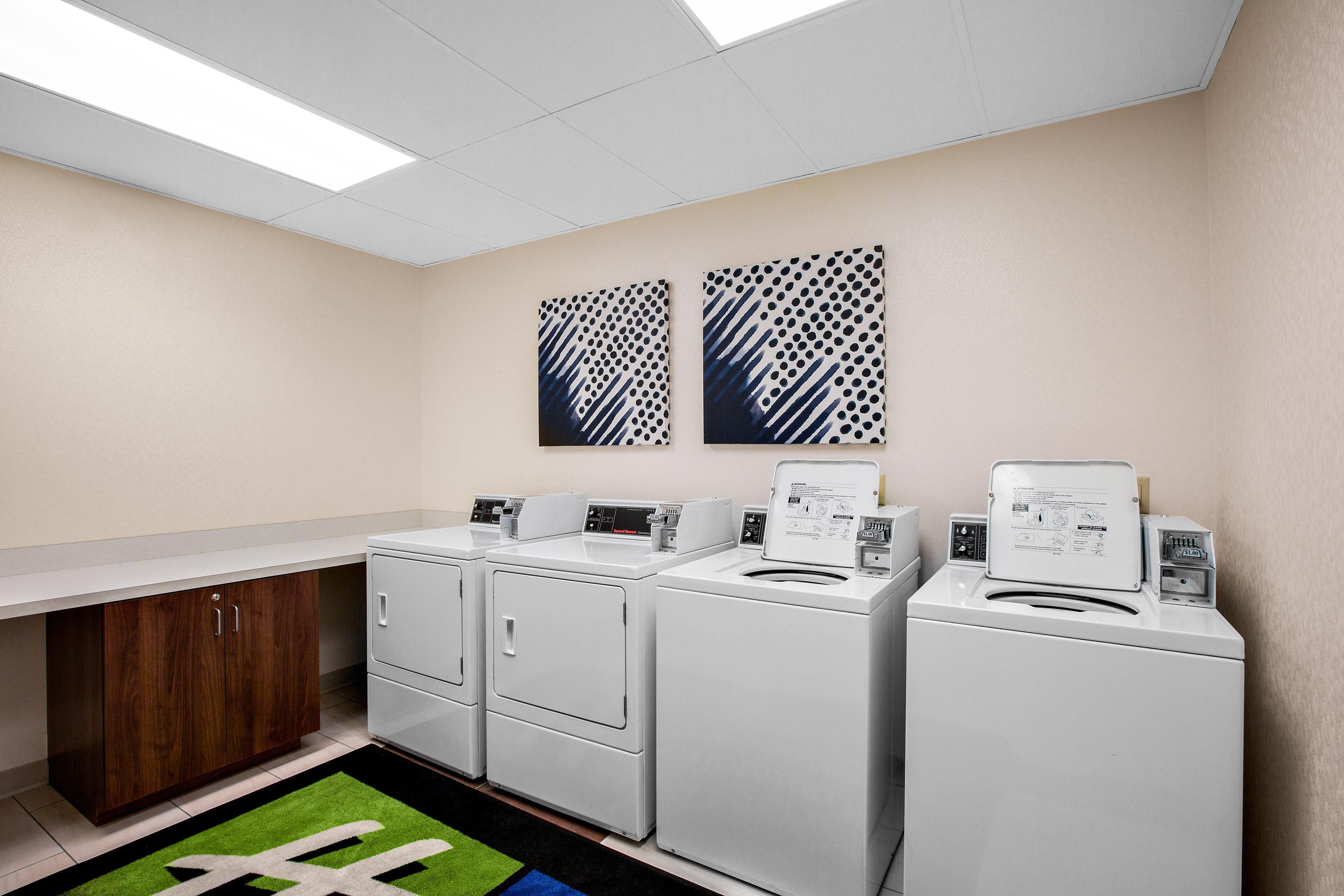 Holiday Inn Express Hotel & Suites Ontario By Ihg Екстер'єр фото